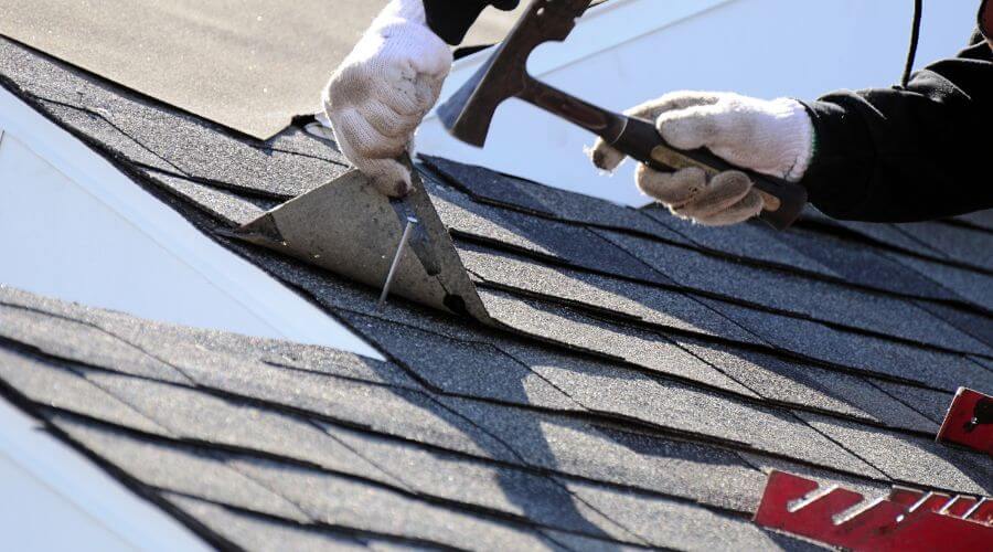 Professional gutter cleaning in Evansville, IL